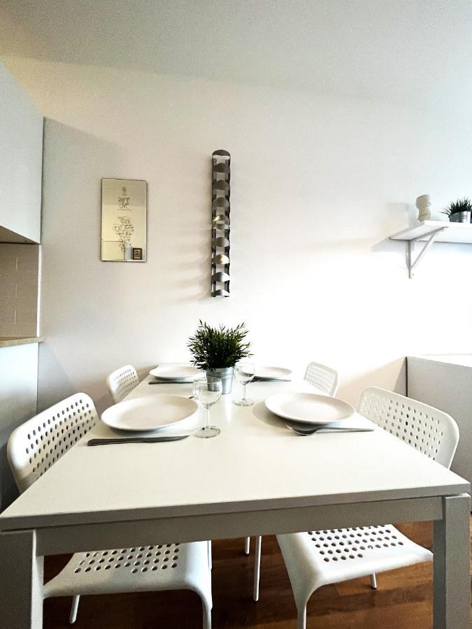 Jemiolowa ~ Self Check-in 20h ~ Lift Apartment *