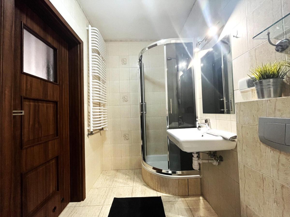 Jemiolowa ~ Self Check-in 20h ~ Lift Apartment *